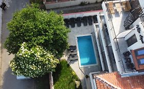 Villa Aqua Family Hotel