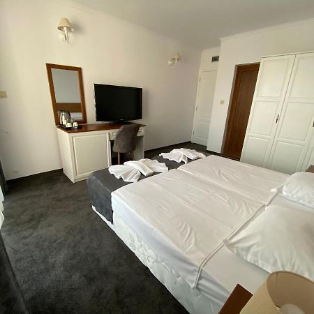 Villa Aqua Family Hotel Burgasz Kültér fotó