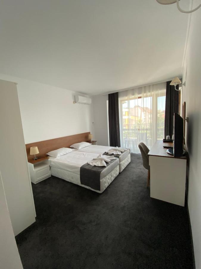Villa Aqua Family Hotel Burgasz Kültér fotó