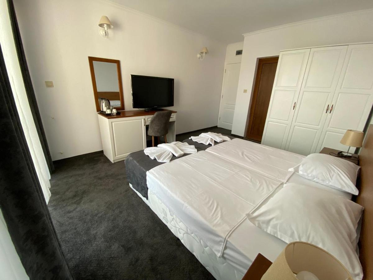 Villa Aqua Family Hotel Burgasz Kültér fotó
